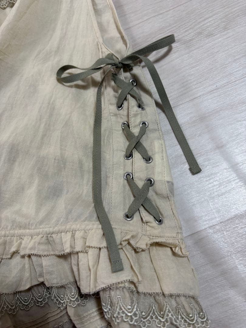 ピンクハウス レースアップフリルジレ　オーバーベスト