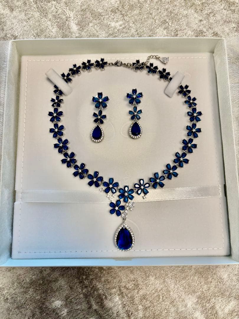 【最終値下げ】ジルコニア ウェディングジュエリー ネイビー ネックレス＆ピアス