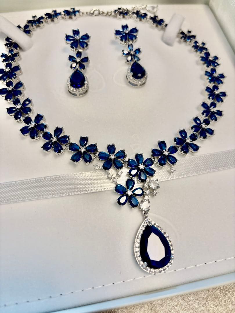 【最終値下げ】ジルコニア ウェディングジュエリー ネイビー ネックレス＆ピアス