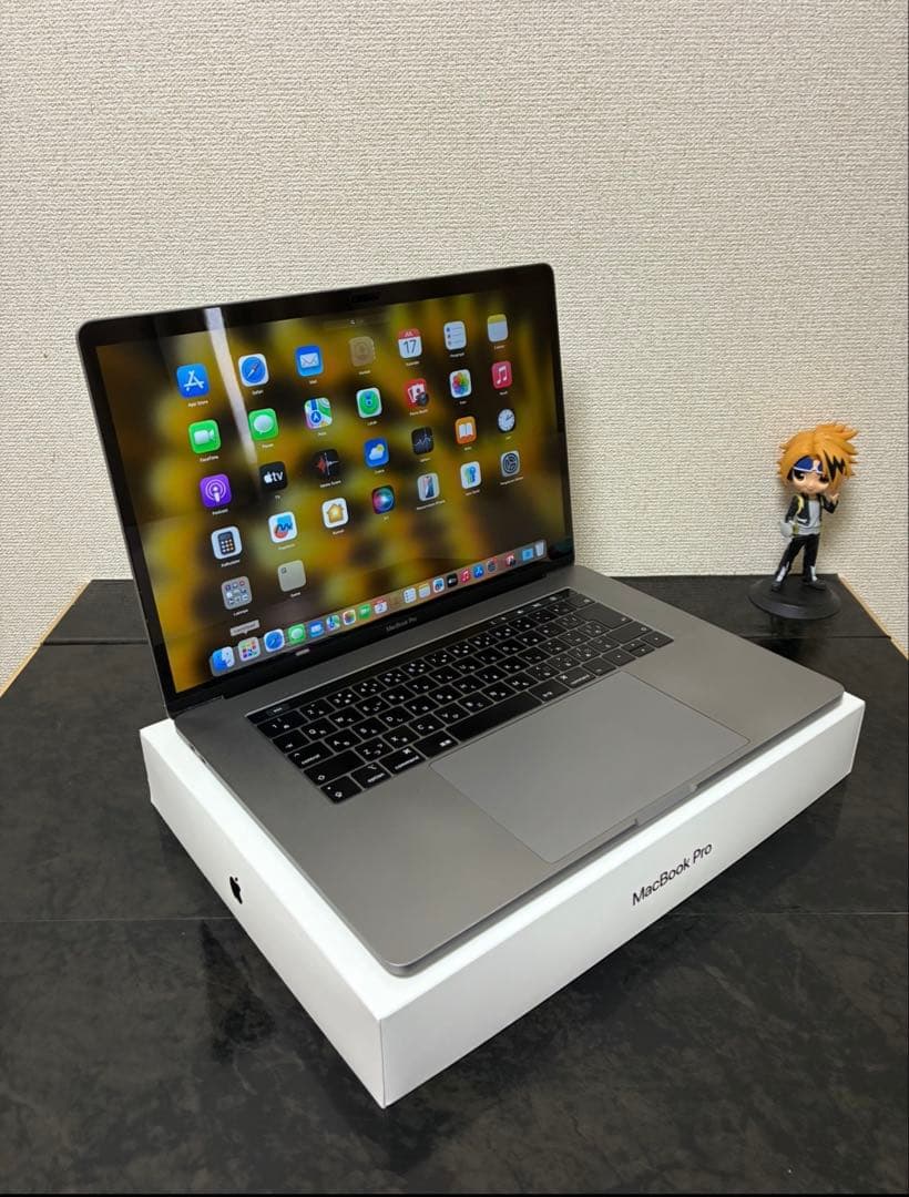 MacBook本体 MacBook Pro 15 inch icore i7 16/512 GB
