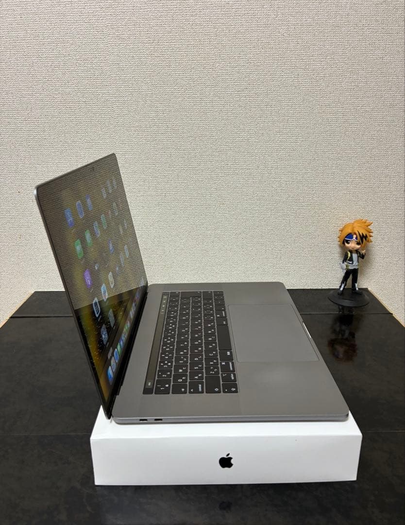MacBook本体 MacBook Pro 15 inch icore i7 16/512 GB