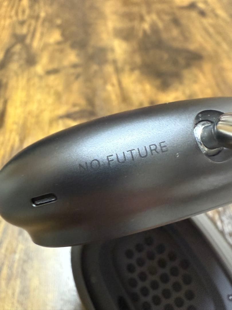 AirPods max ブラック