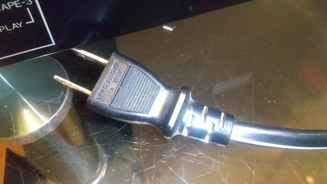 C*s様 SANSUI AU-α607 プリメインアンプ 右前インシュレータ外れ