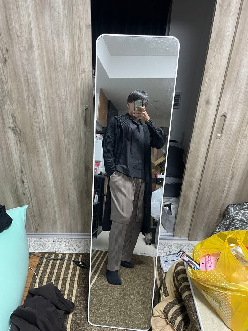 プリーツワイドカーゴパンツ　オムプリッセイッセイミヤケ　サイズ3 ベージュ