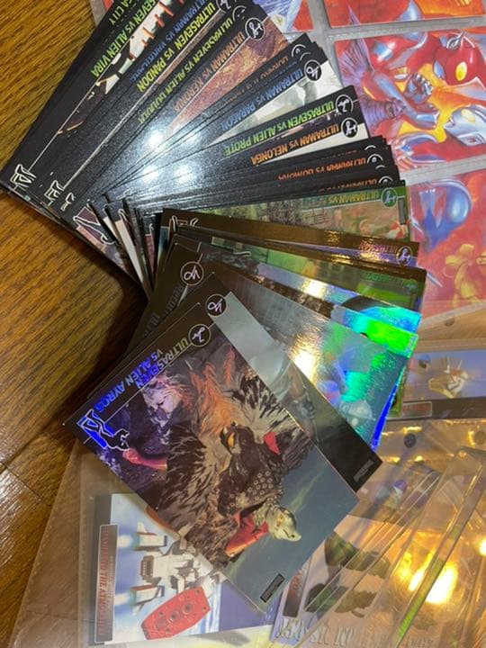 仮面ライダー　ウルトラマン　カード　いろいろ　せどり