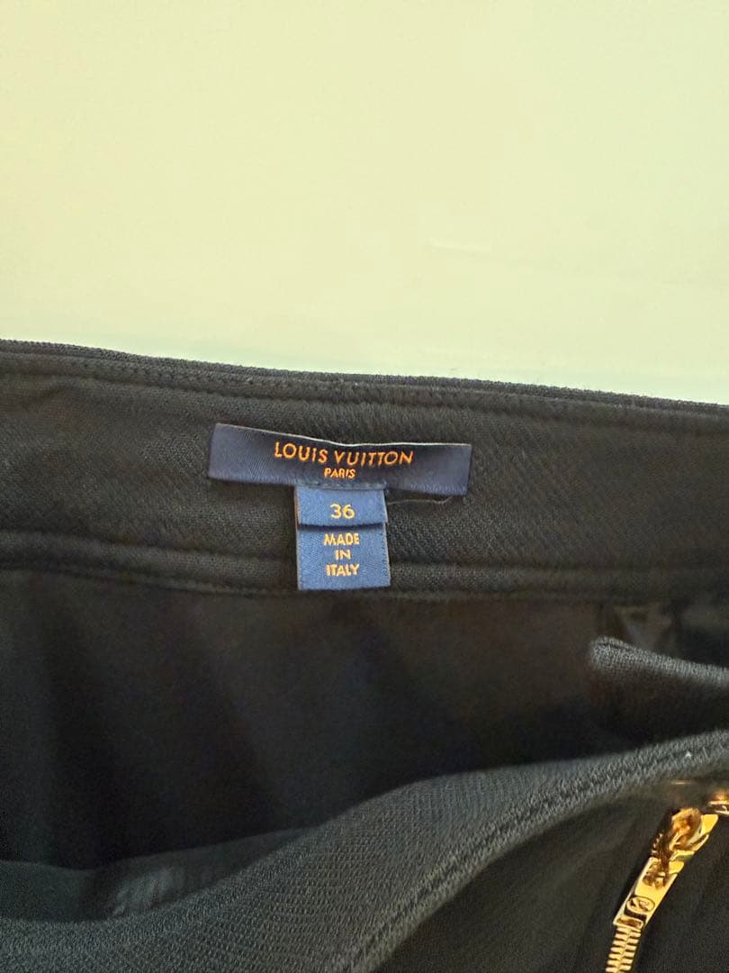 ゆ 美品　Louis Vuitton ブラックミニスカート