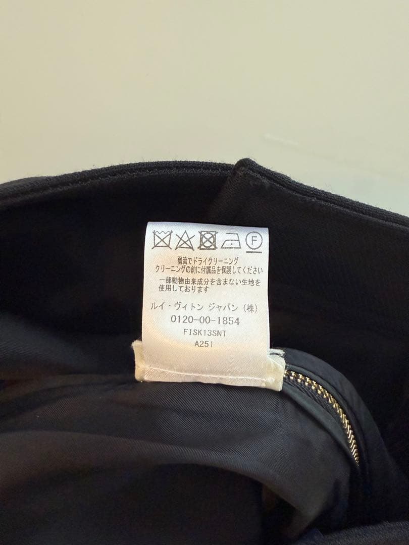 ゆ 美品　Louis Vuitton ブラックミニスカート