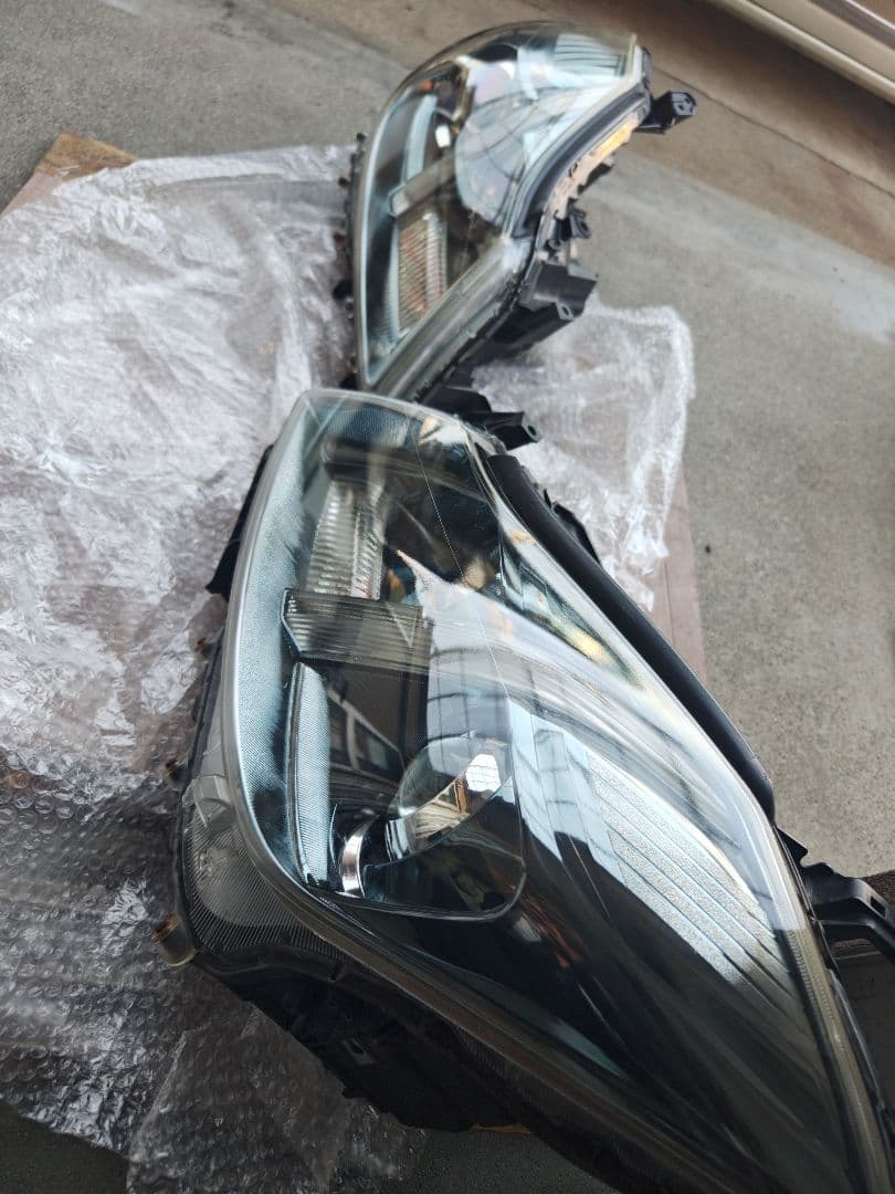 200系クラウン後期ヘッドライト　左右