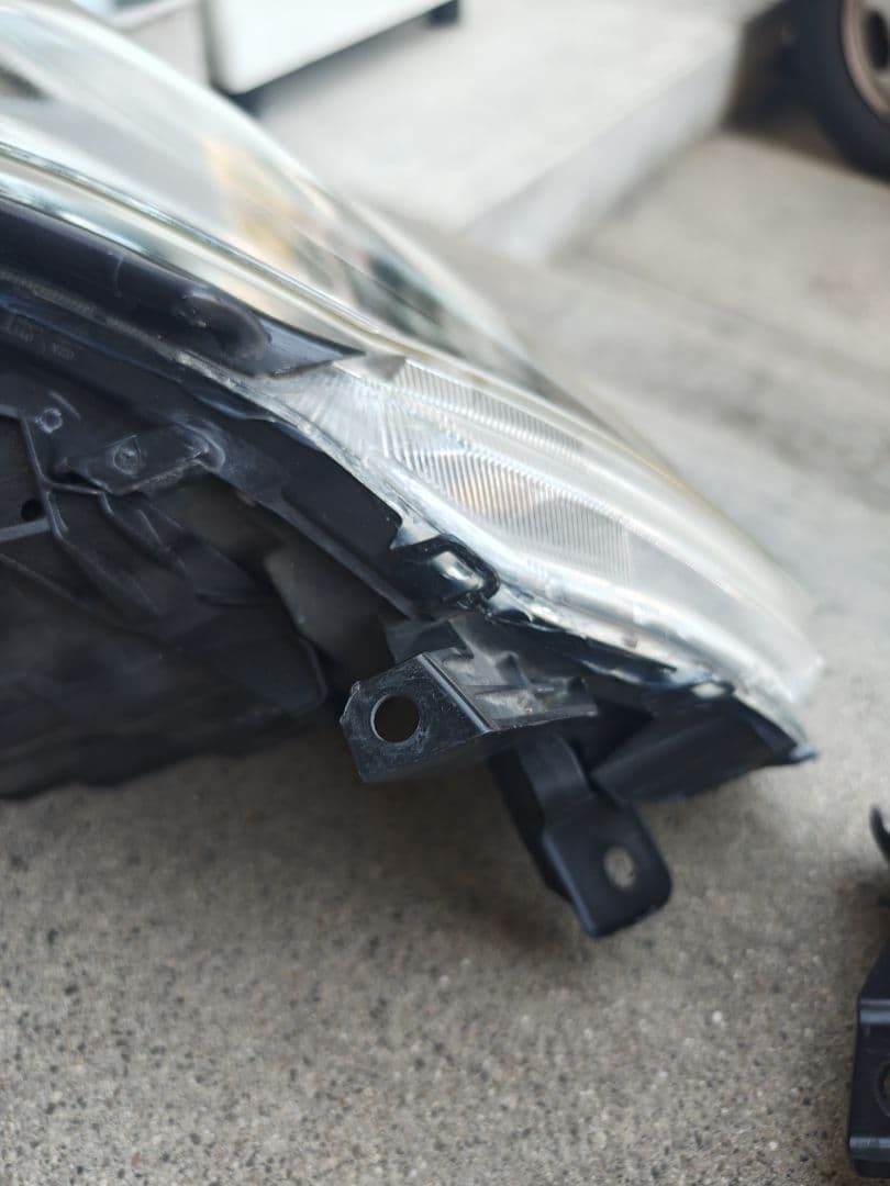 200系クラウン後期ヘッドライト　左右