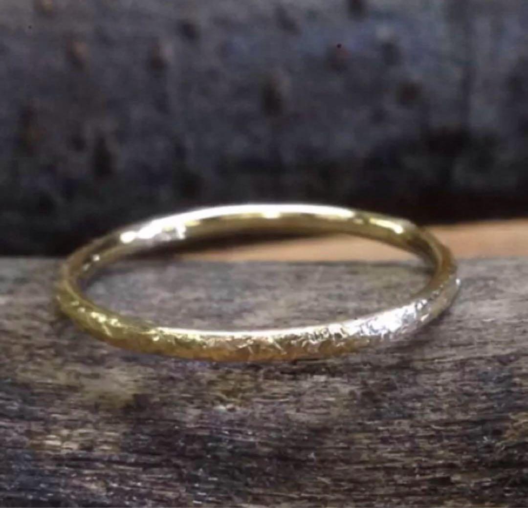 ゆるり　ざらざら槌目の甲丸リング