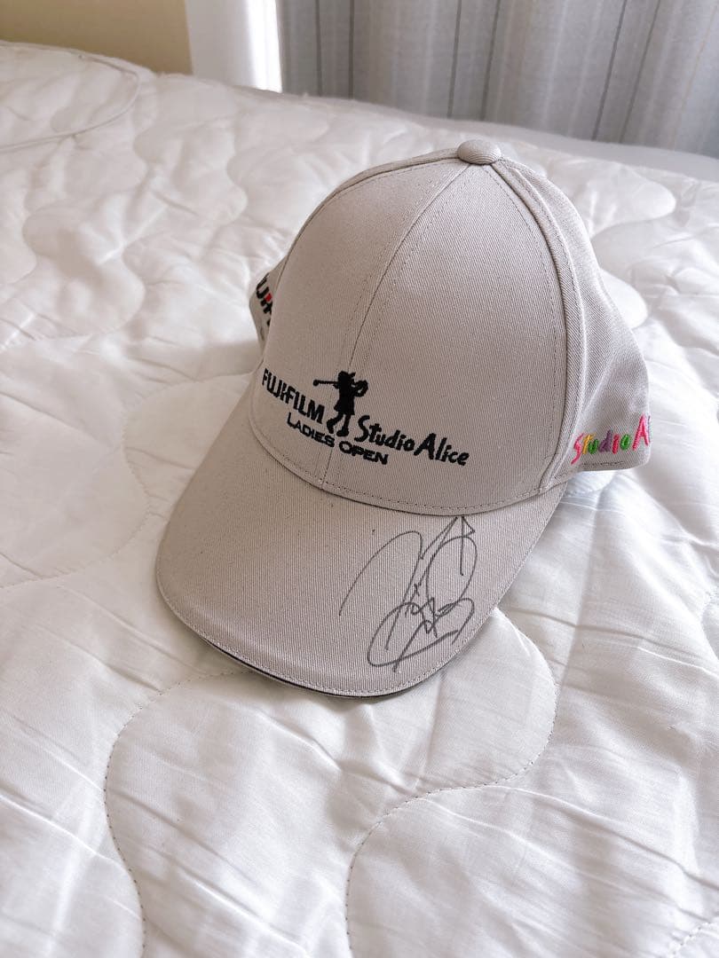 FUJIFILM Studio Alice Ladies サイン入りキャップ