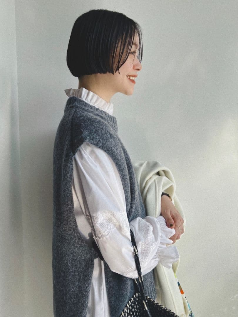 saya かぐれ トグル釦ニットベスト グレー