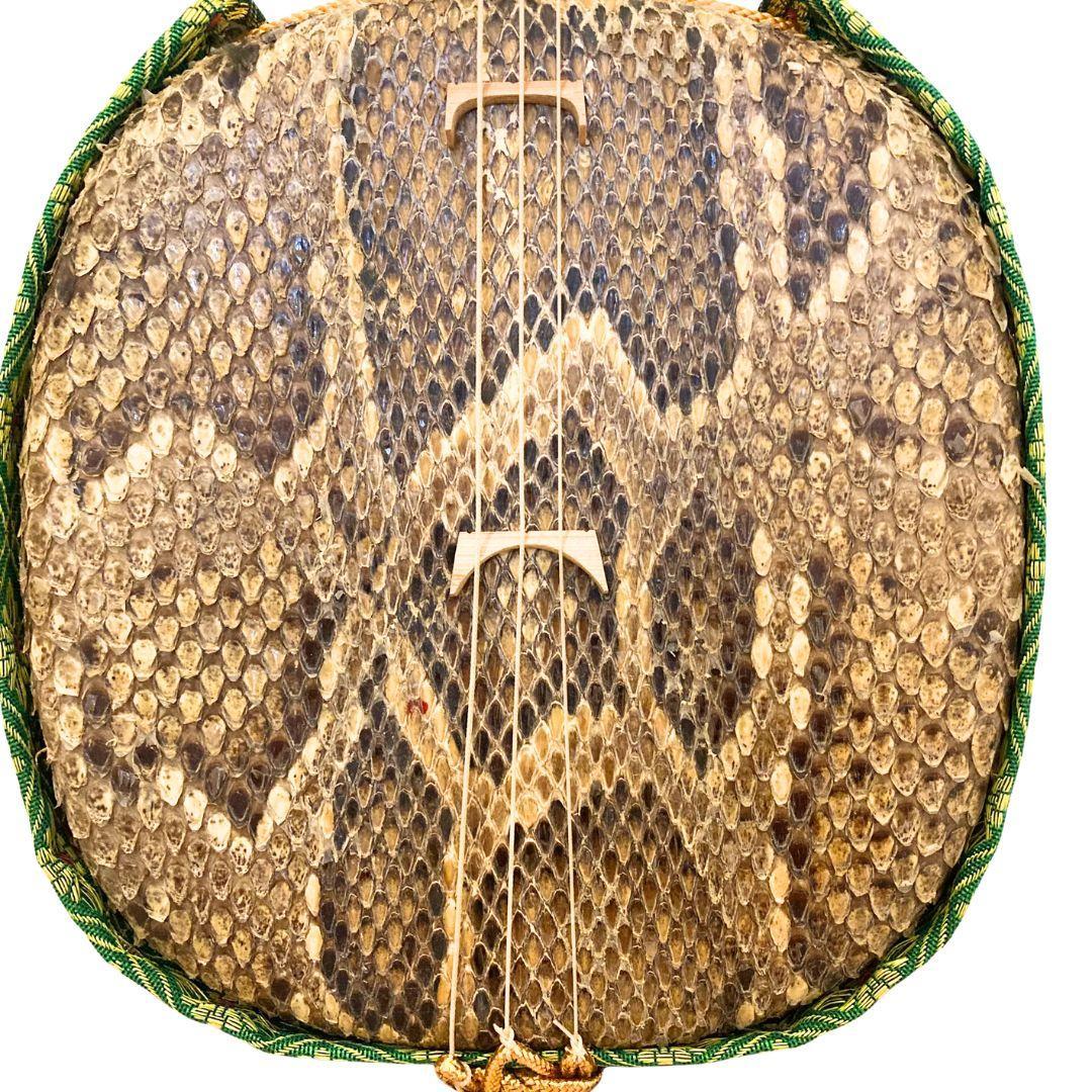 未使用 三線 沖縄 本革 沖縄伝統 本三味線 蛇皮 本皮 箱付き