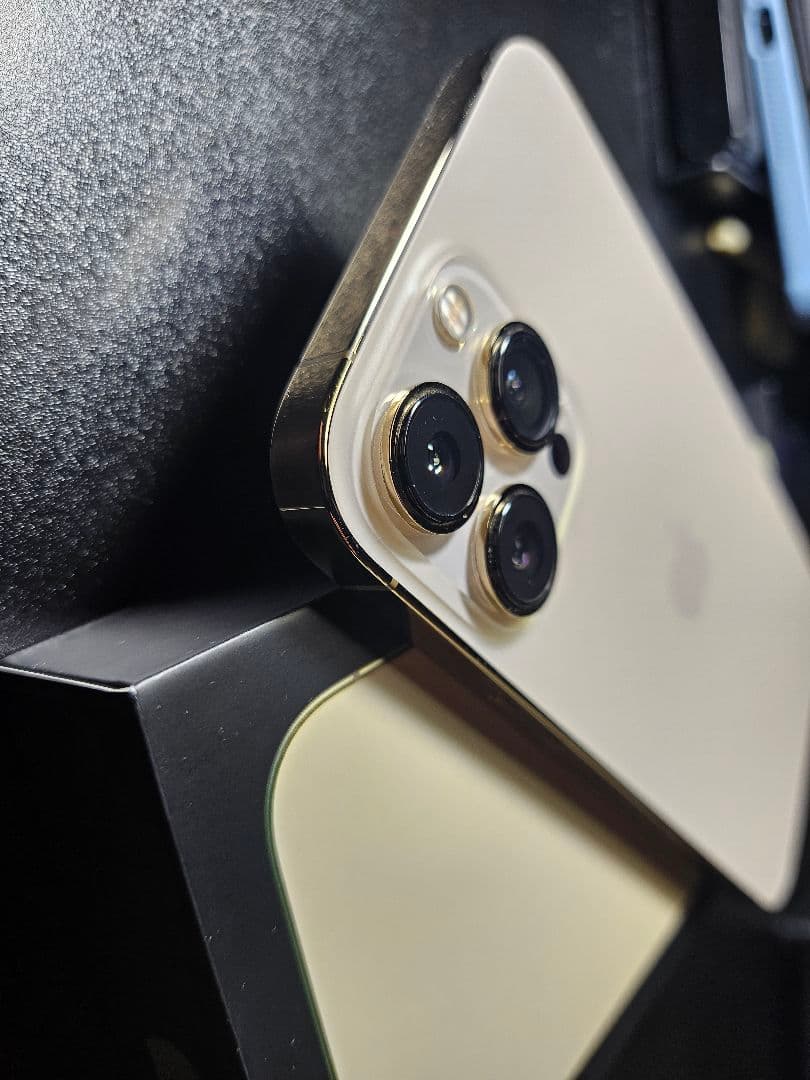 iPhon13 Pro Max 6.７インチ 美品 国内版SIMフリー256GB