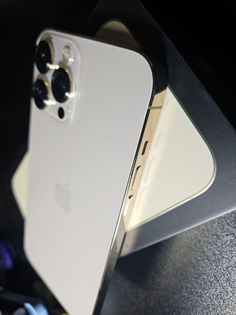 iPhon13 Pro Max 6.７インチ 美品 国内版SIMフリー256GB