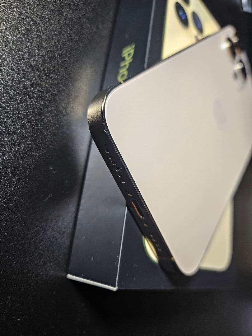 iPhon13 Pro Max 6.７インチ 美品 国内版SIMフリー256GB