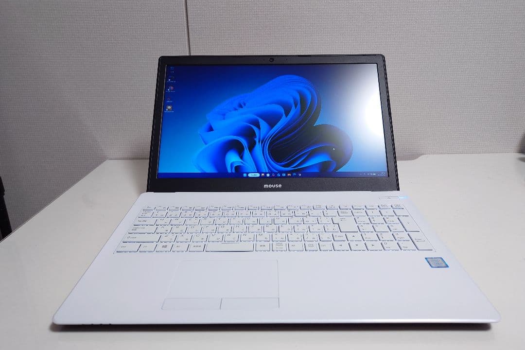 ✿Intel i7搭載❀NVMe256GB❀TYPE-C搭載❀綺麗ホワイト基調