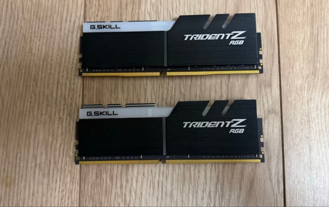 TridentZ RGB DDR4 32GB (16GB x2) Intel用
