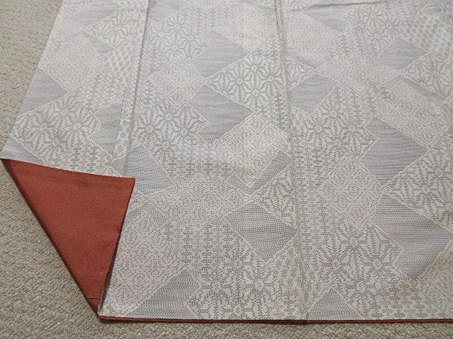 白大島紬：美品：幾何学模様：袷着物：トールサイズ：正絹：P25