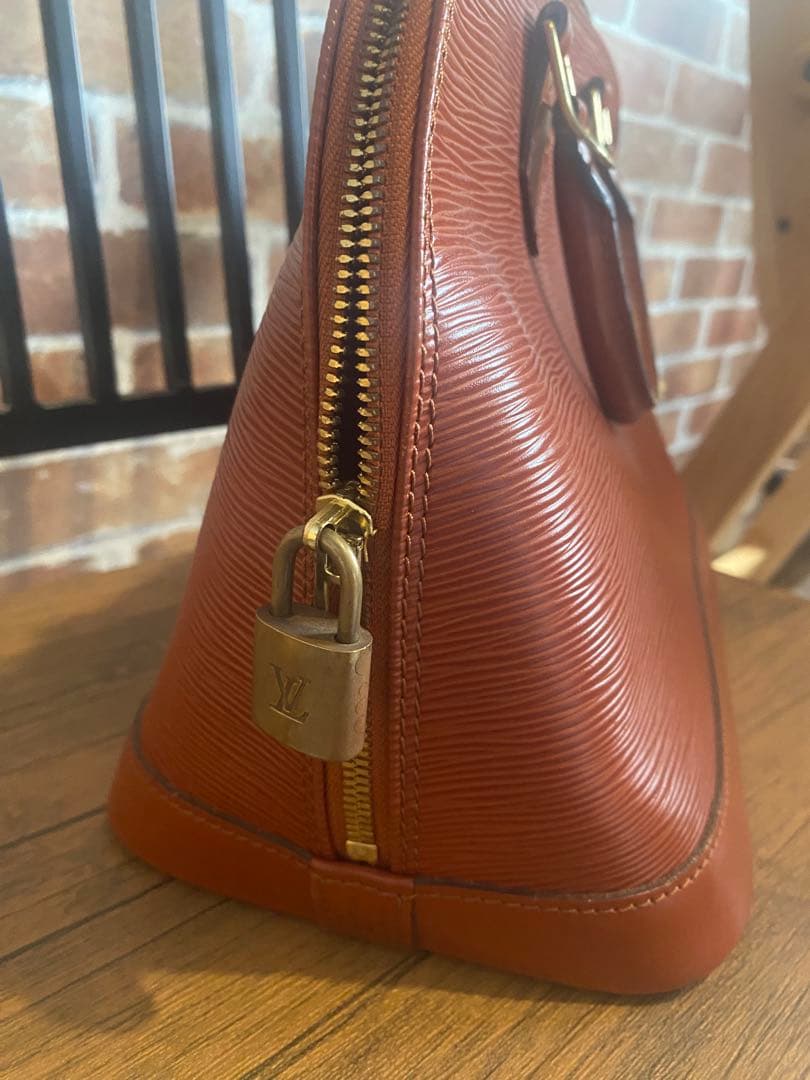 Louis Vuitton エピレザー ビジネスバッグ