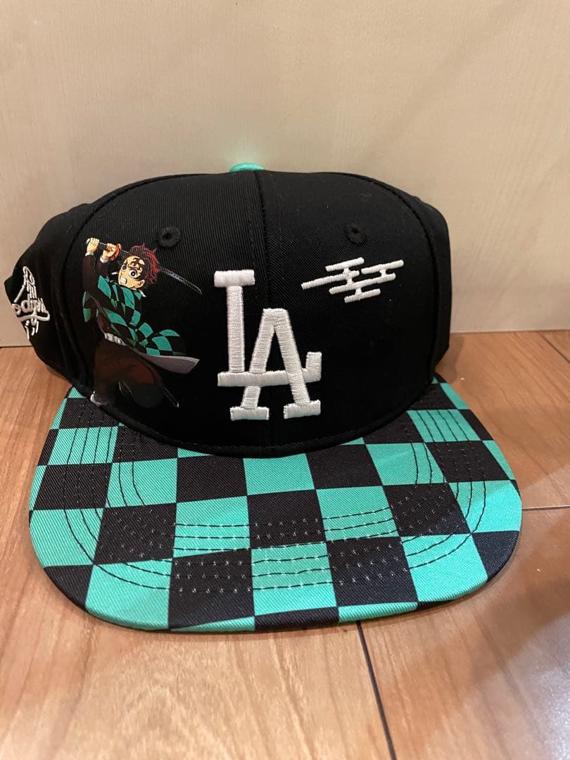 ロサンゼルス・ドジャースと鬼滅の刃のコラボキャップ