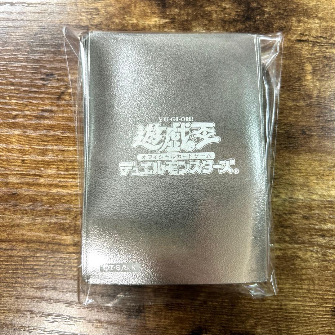 遊戯王　公式　スリーブ 72枚　初期ロゴ メタリックシルバー　未使用品