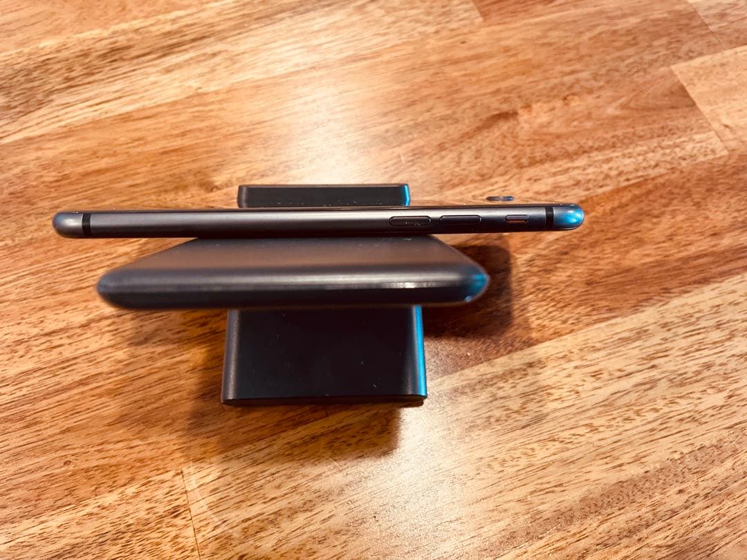 ⑤美品 Apple iPhone8 64GB ブラック SIMロック解除済み