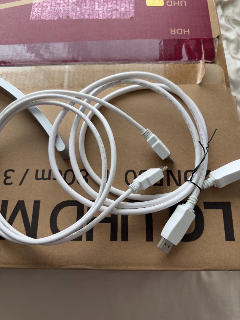 【美品】32インチ 4Kモニター LG 32UN550-WAJP