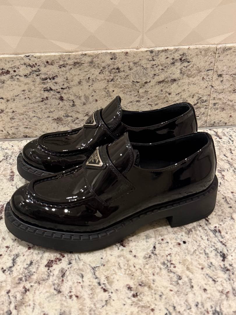 PRADA ローファー エナメル 37cm ブラック