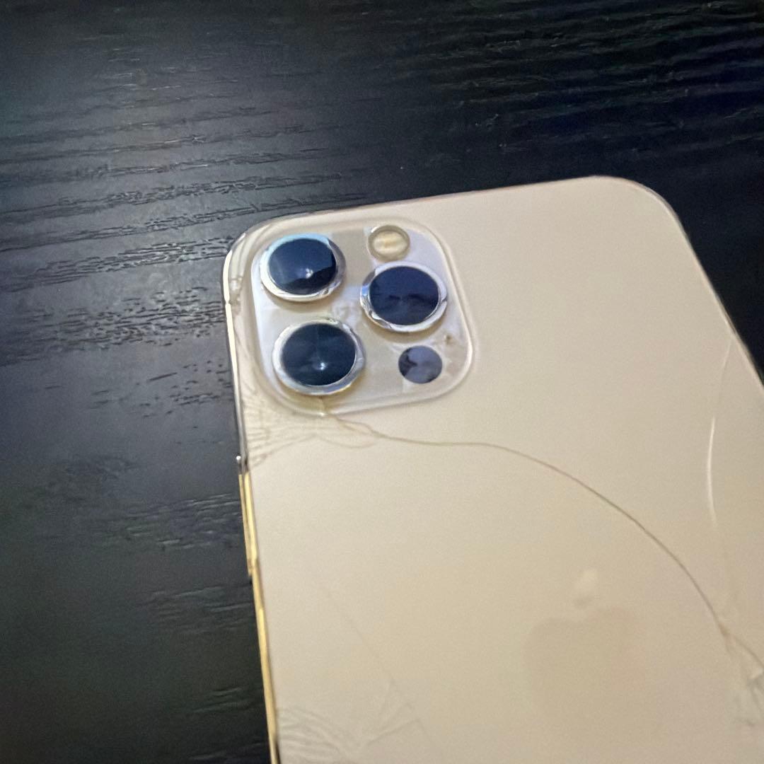 iPhone 12 Pro ゴールド ケース付き