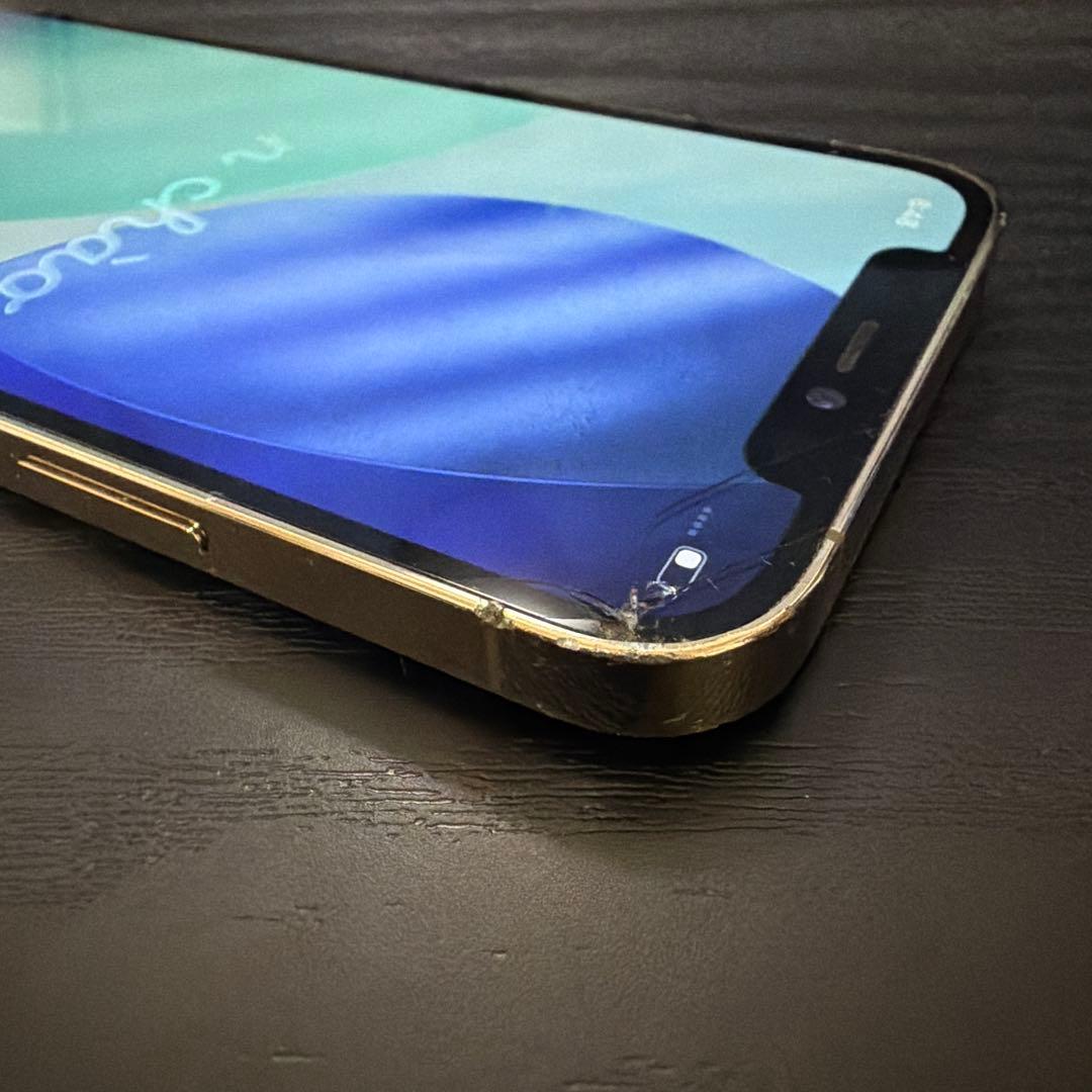 iPhone 12 Pro ゴールド ケース付き