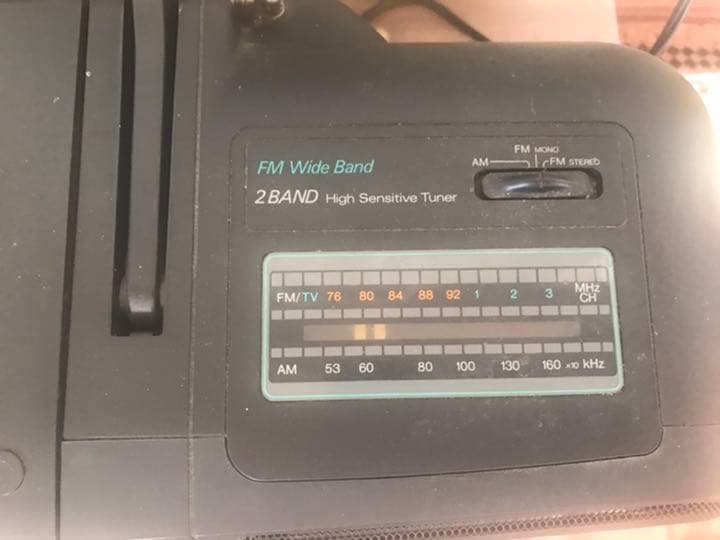 ダブルカセットデッキ　CDも聴けます　カセット付き