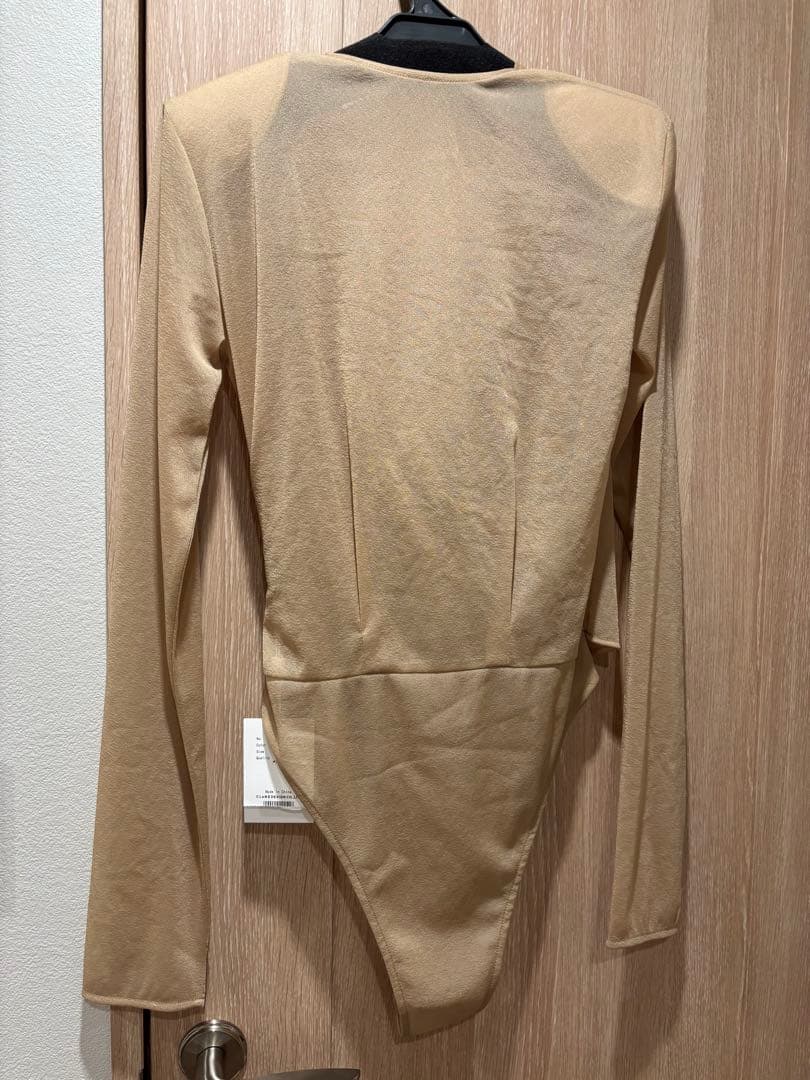 新品　未使用　SHEER DRAPE BODYSUITS ベージュ　サイズ1
