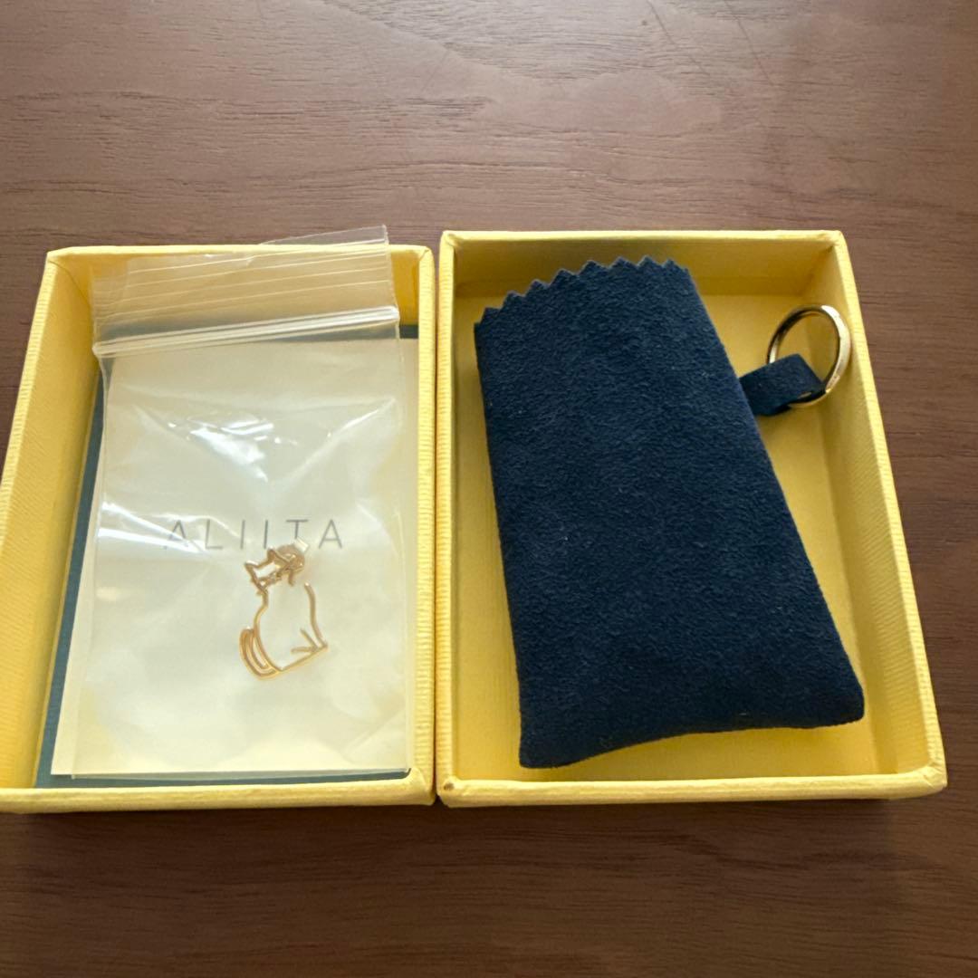 き*奨様 ALIITA　MIAU ダイヤモンド ピアス　シングル ねこモチーフピ