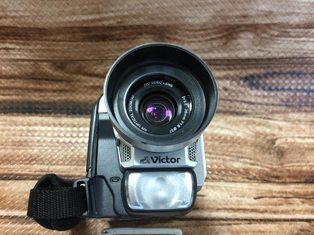 撮影再生ダビングOK　Victor　GR-DVF305K　付属品有　液晶大画面