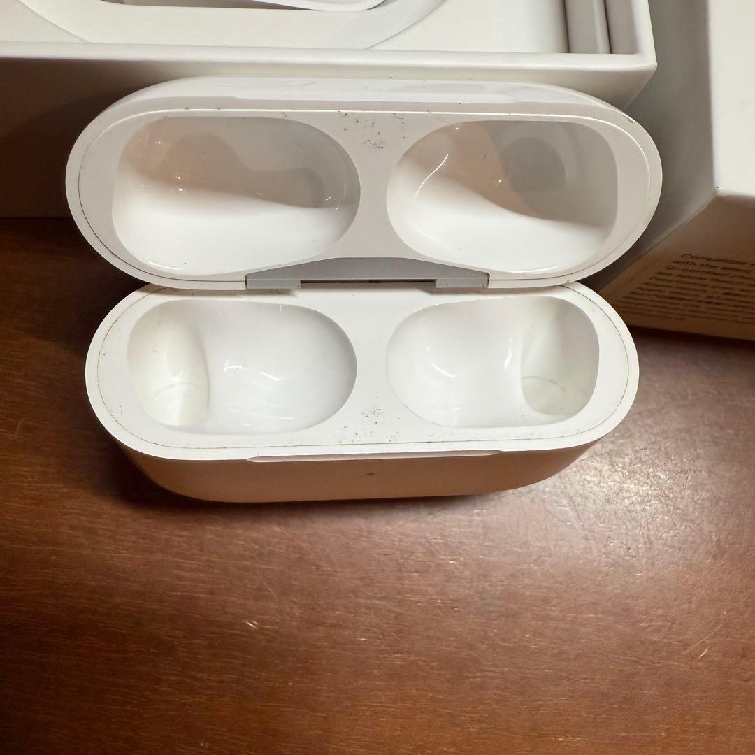 AirPods Pro 第2世代 MagSafe充電ケース付き MQD83J/A