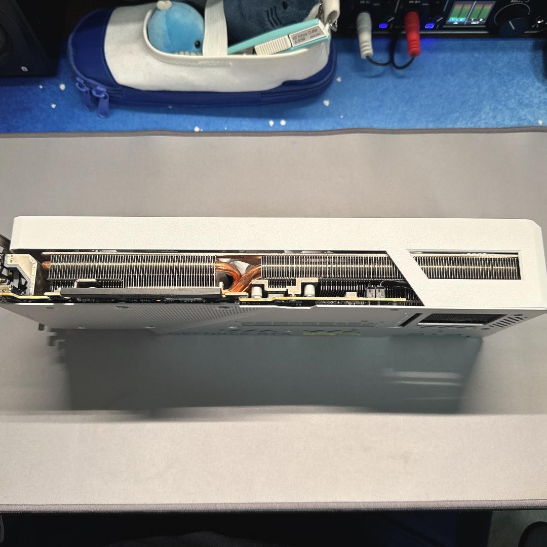 ま*や様 RTX3080Ti グラフィックボード GIGABYTE 白色 銀色