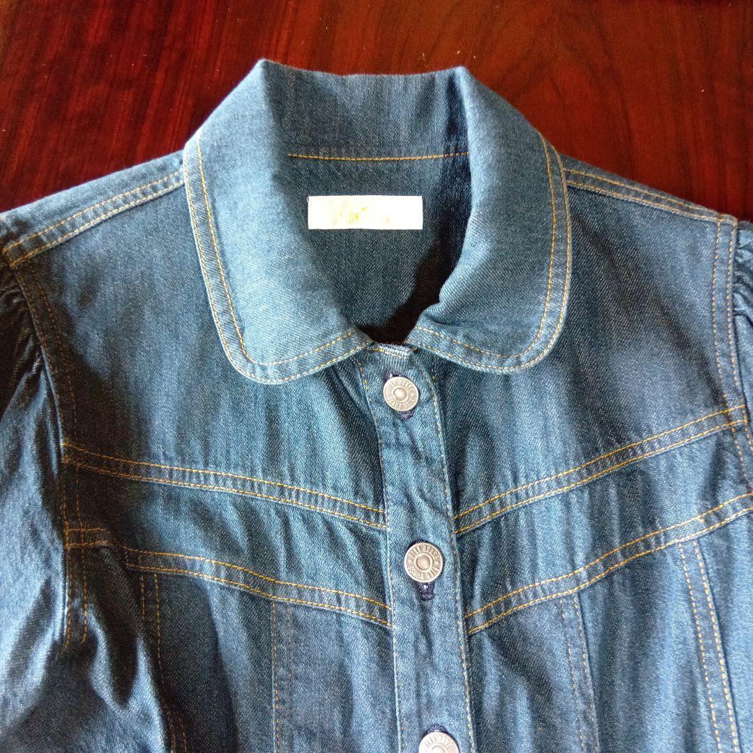 バックのうさぎ刺繍が可愛いデニムジャケット