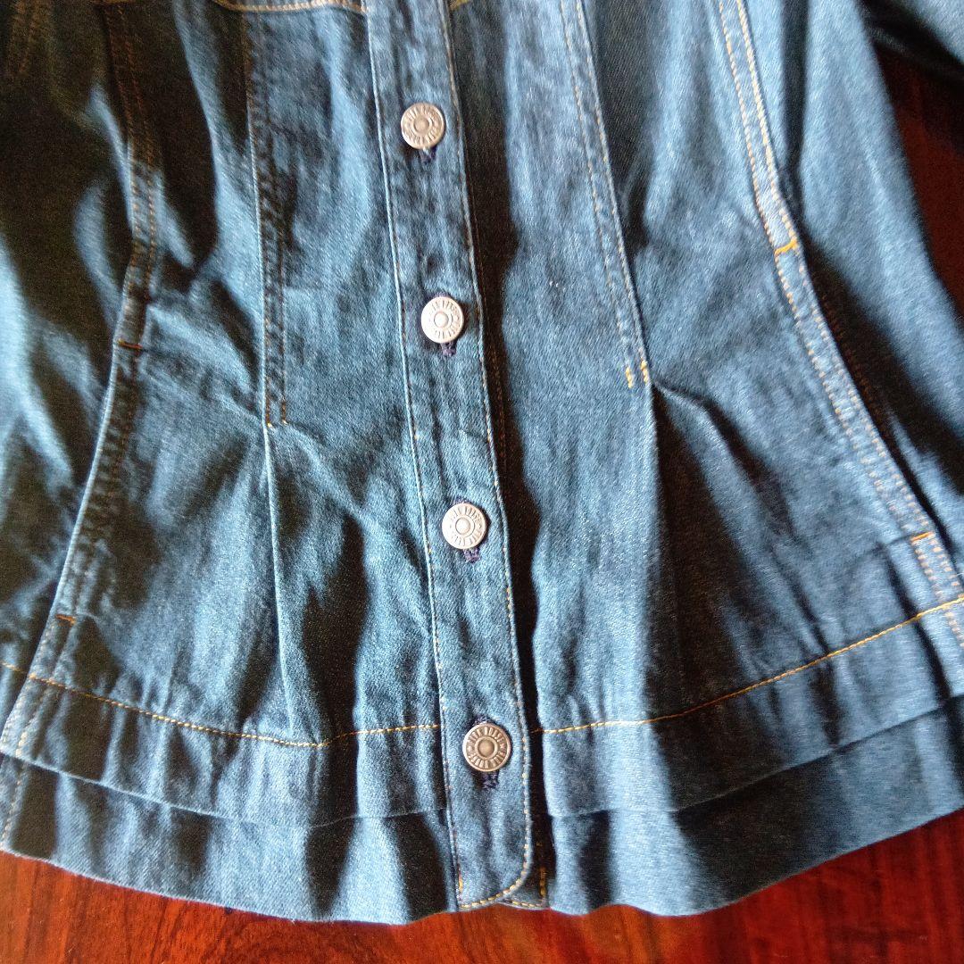 バックのうさぎ刺繍が可愛いデニムジャケット