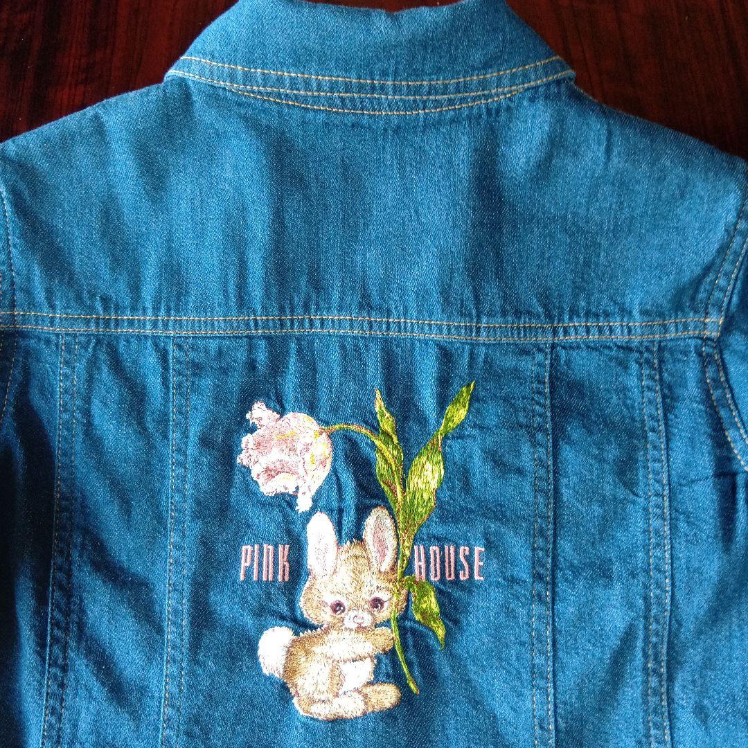 バックのうさぎ刺繍が可愛いデニムジャケット