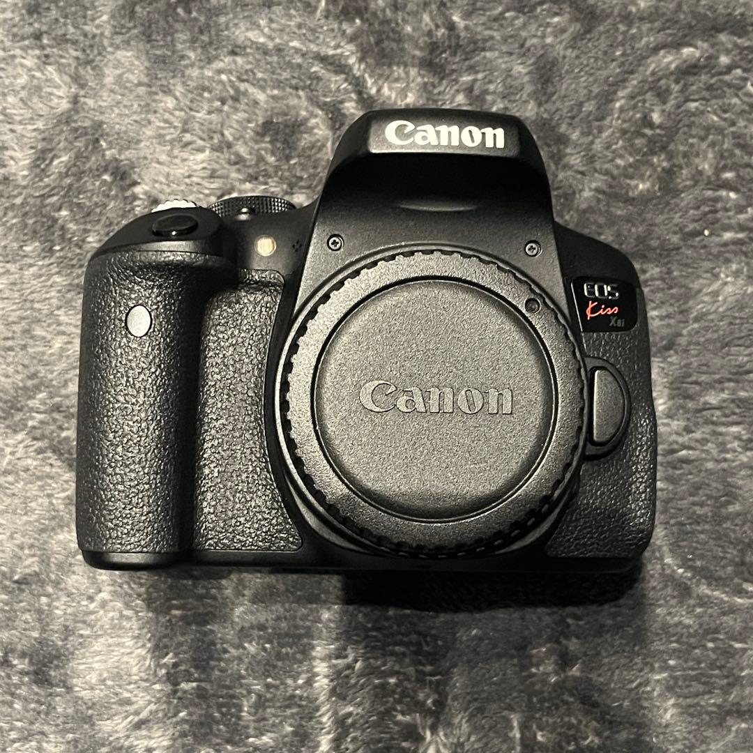 Canon EOS Kiss X8i 一眼レフカメラセット（レンズ3本付)