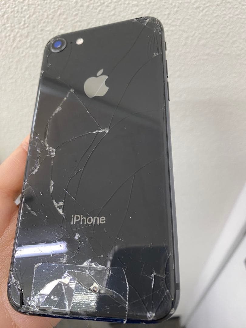 iPhone 8 64GB バッテリー79%84494