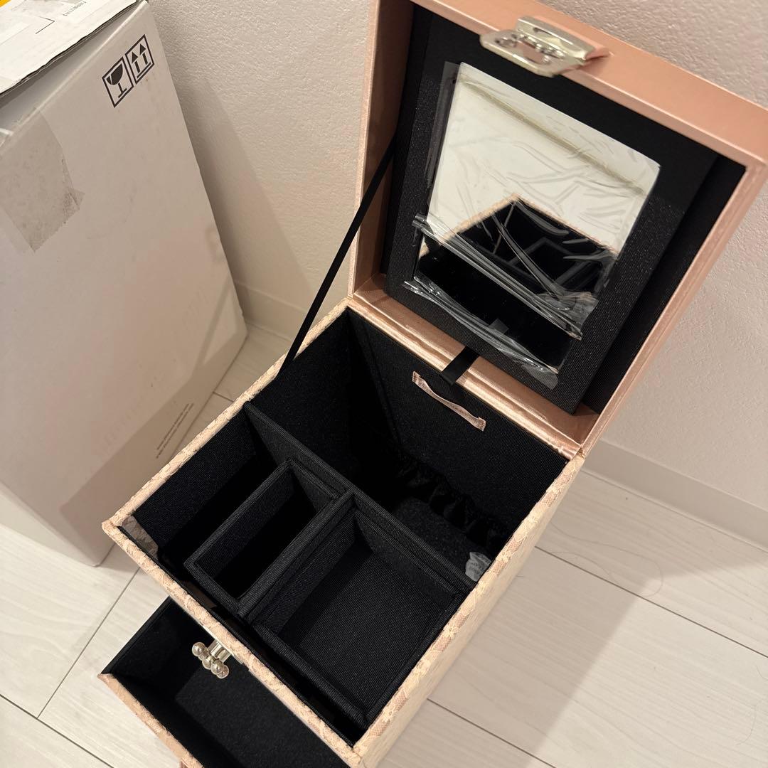 JILLSTUART ジルスチュアート　メイクアップボックス　ピンクレースリボン