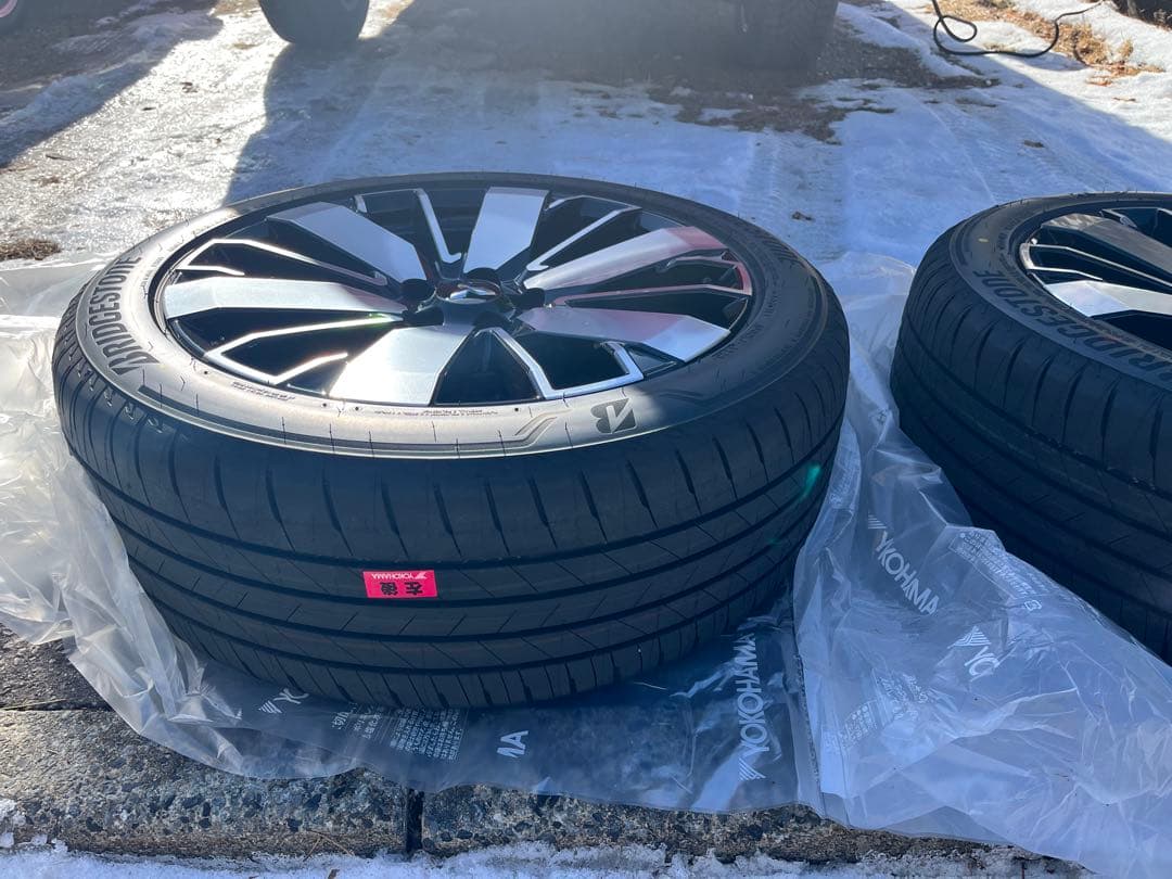 アウトランダーPHEV 純正20インチタイヤホイールセット　納車すぐに交換