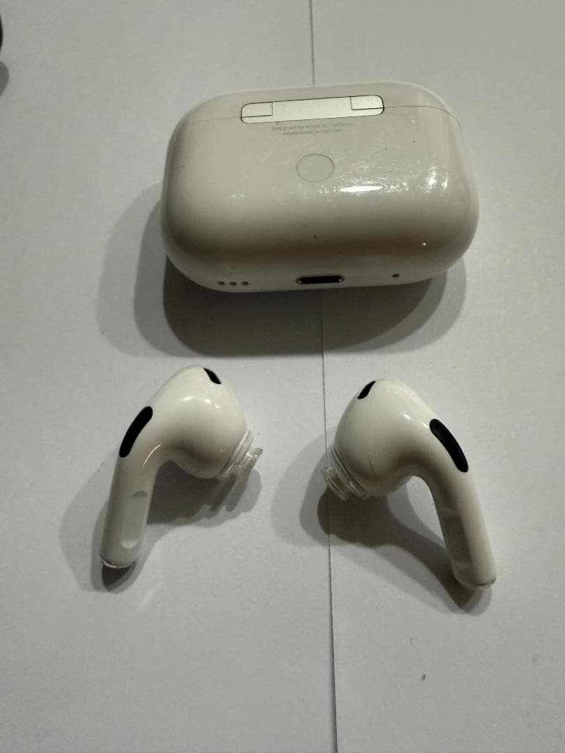 AirPods PRO(第2世代)本体 ホワイト 充電ケース付き