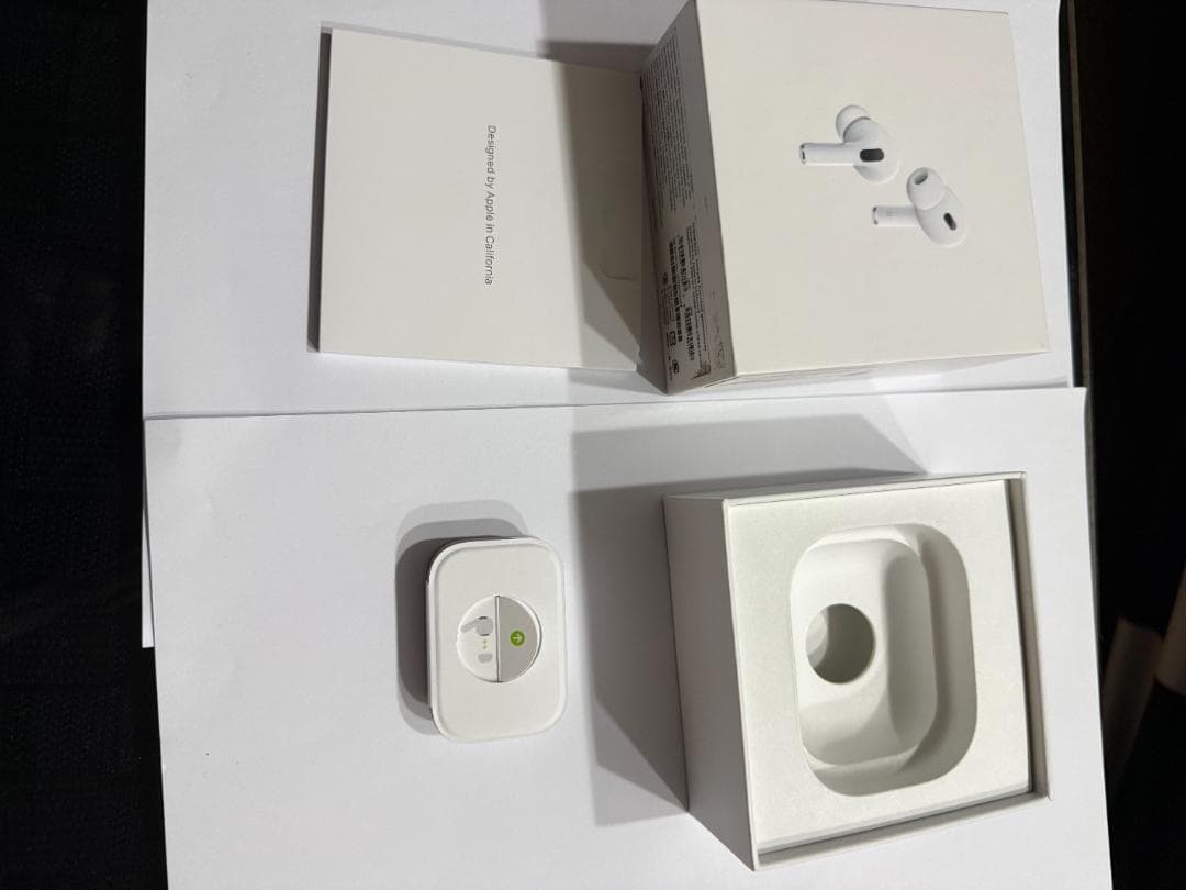 AirPods PRO(第2世代)本体 ホワイト 充電ケース付き