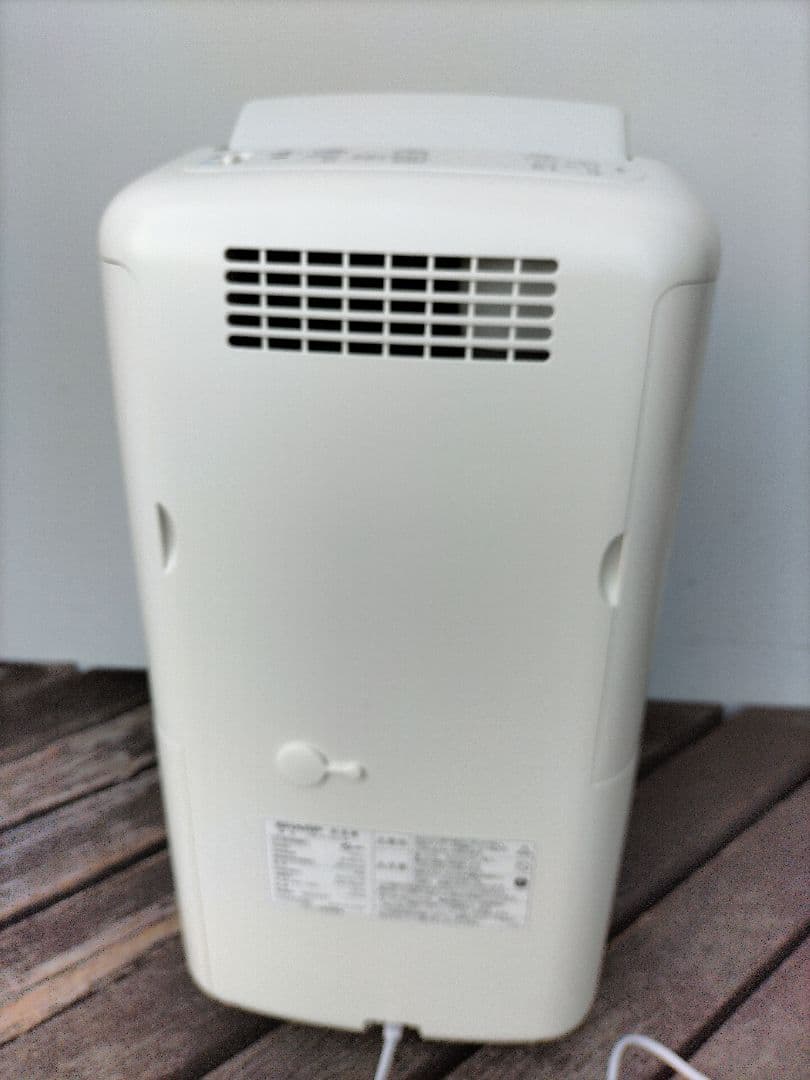 SHARP冷風　 除湿機 ホワイト CM-R100　23年式