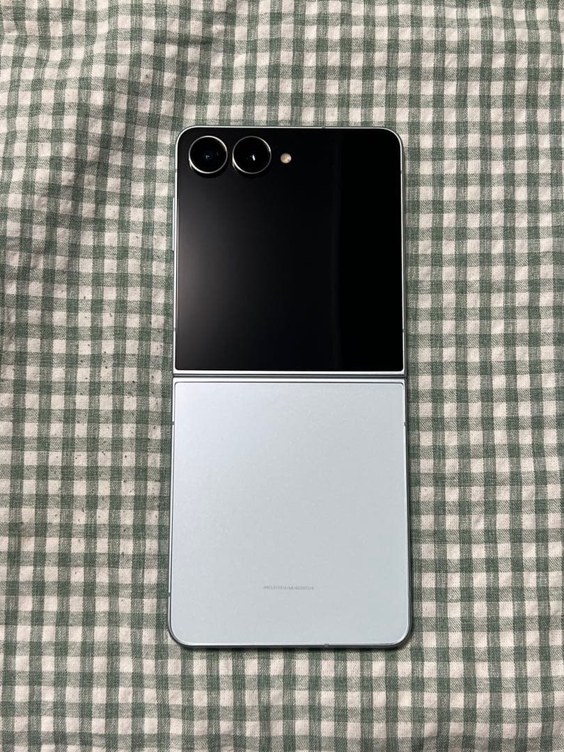 折りたたみ式スマートフォン ミント galaxy flip7