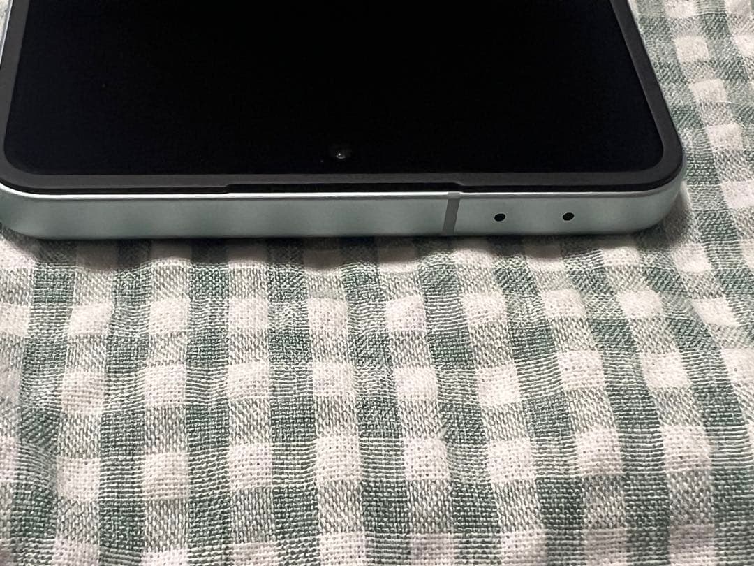 折りたたみ式スマートフォン ミント galaxy flip7