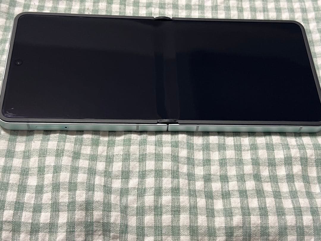 折りたたみ式スマートフォン ミント galaxy flip7